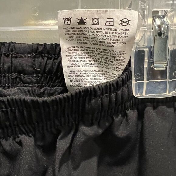 Nike light weight running shorts with front pockets and drawstring waist XL - Picture 4 of 5